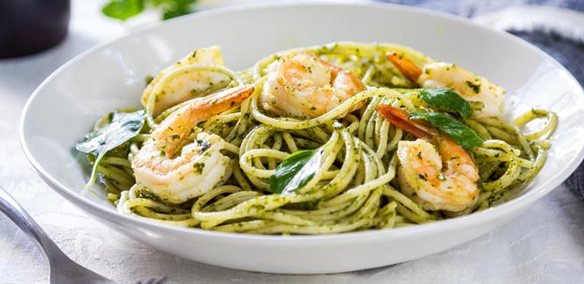 Spaghettis with prawns as a hot entree in drop-off catering menu