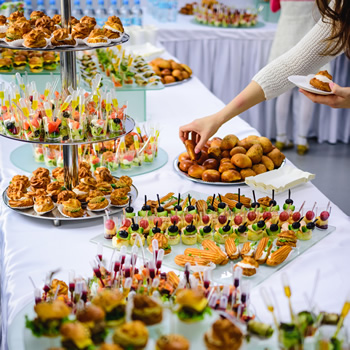 Scrumptious appetizers in wedding catering
